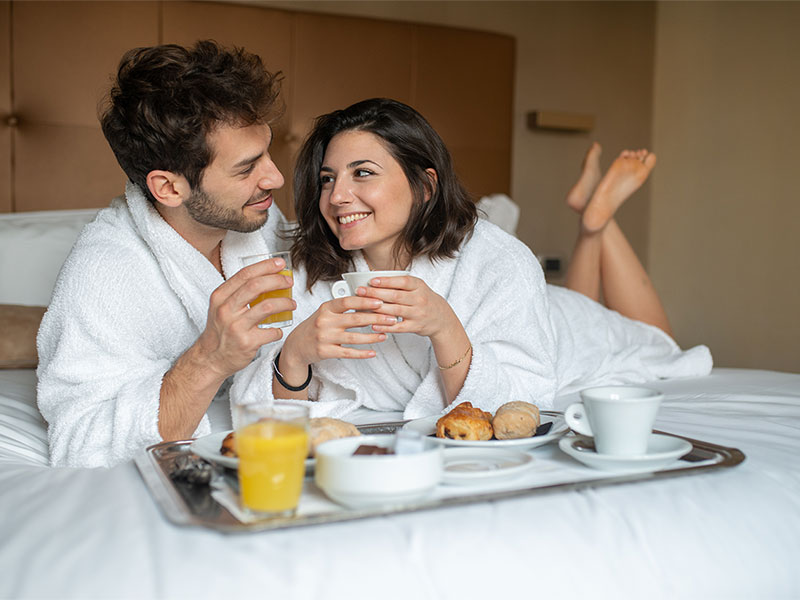 honeymoon suite upgrades, private beach dinner upgrades, private beach dinners, premium honeymoon suites, travel agency in Delhi
